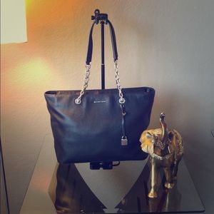 Mk Mercer Medium Chain-link Leather Tote - Black